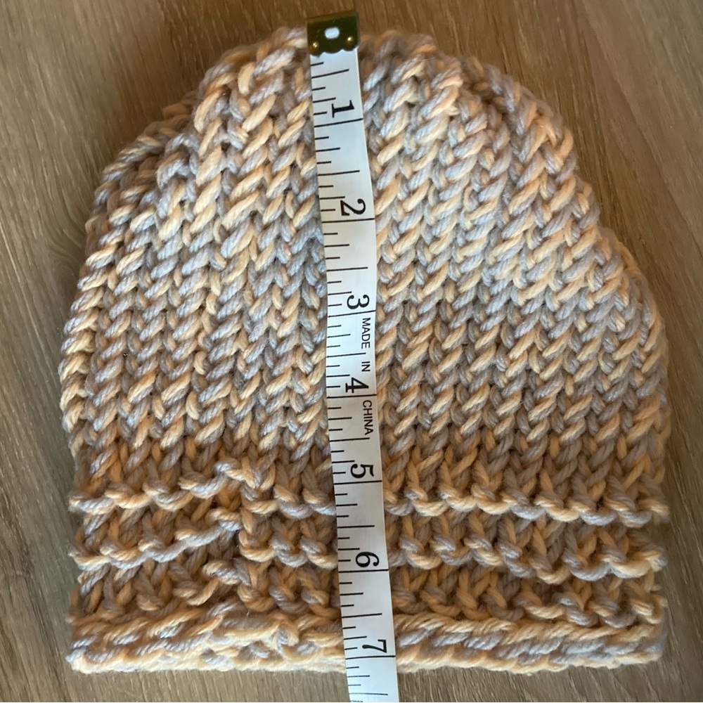 Handmade cozy cream knit beanie hat for adults - Picture 4 of 5